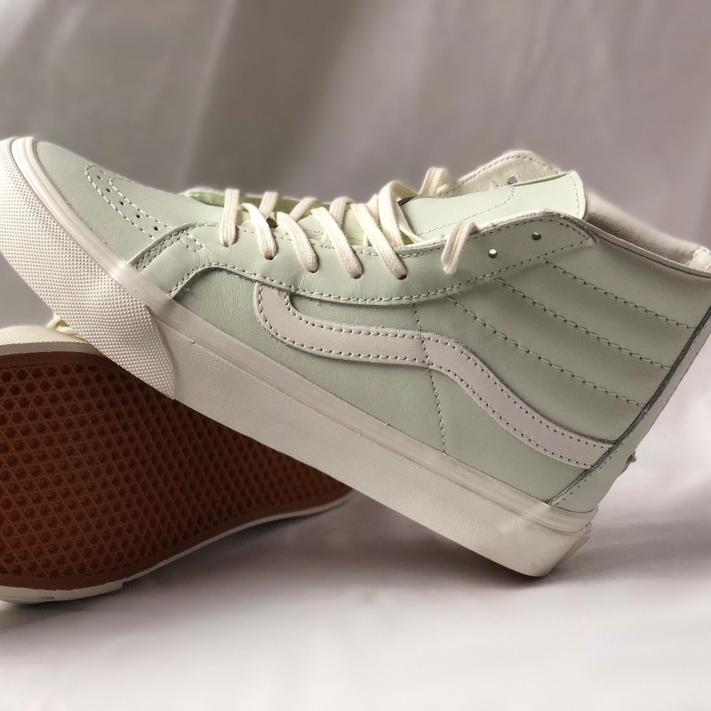 Vans Unisex Sk8-Hi Slim Zip Leather Skate Shoes. - Picture 3 of 8